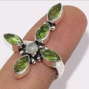 New Peridot & Rainbow Moonstone 925 Silver Ring.